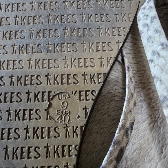 TKEES Black and Snakeskin Print Thong Sandals Size 9 - Picture 8 of 9